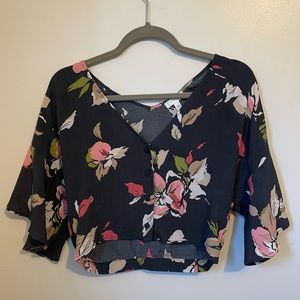 Leith button up dark gray floral cropped top